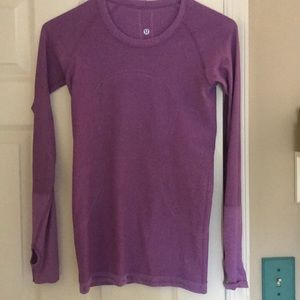 purple lululemon tight shirt